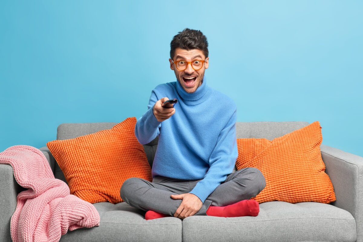 Há diversos realities shows disponíveis nas plataformas de streaming (Imagem: Cast Of Thousands | Shutterstock)