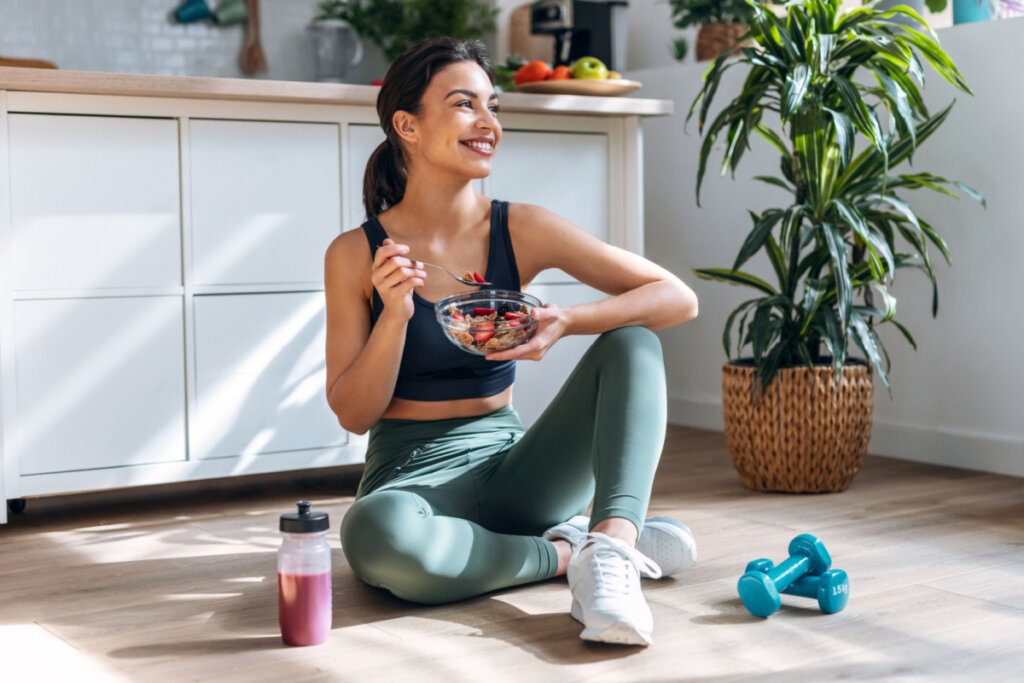 Uma boa alimentação é crucial para que o corpo se recupere dos treinos de corrida (Imagem: Josep Suria | Shutterstock)
