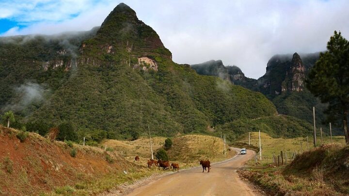 Serra do Corvo Branco tem obras retomadas.