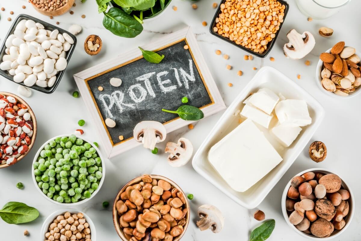 Consumir proteínas favorece a saúde geral do corpo (Imagem: Rimma Bondarenko | Shutterstock)