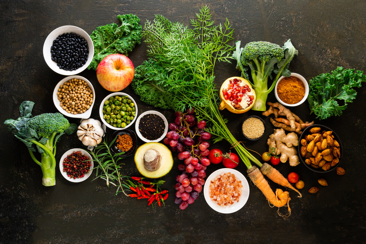 Alguns alimentos são grandes aliados contra o estresse (Imagem: Lesterman | Shutterstock)