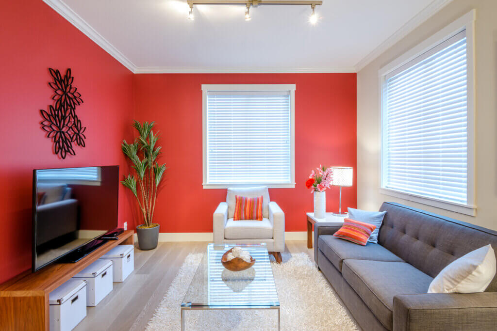 O vermelho é uma cor que dá destaque ao ambiente (Imagem: ppa | Shutterstock)