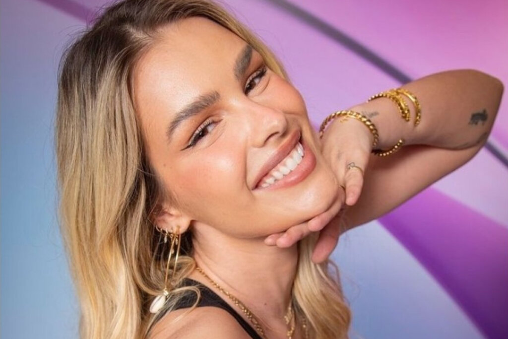 Yasmin Brunet conduziu um ritual de alinhamento dos chakras em dinâmica (Imagem: Reprodução digital | Rede Globo)