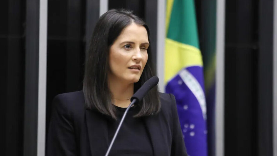 Amália Barros, deputada morta aos 39 anos, descobriu tumor durante tratamento para engravidar