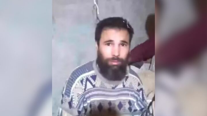 Omar Bin Omran ficou desaparecido por 26 anos até ser encontrado em sótão (Foto: Reprodução)