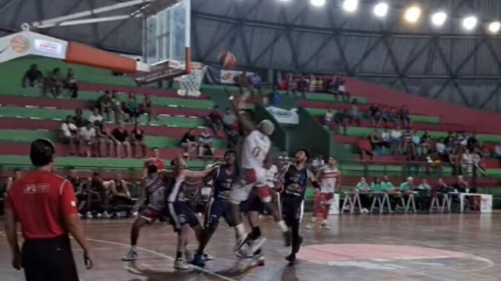 Blumenau perde para o Oscado no Brasileirão (Foto: @basketosasco, Instagram, Reprodução)