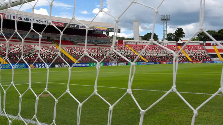 Estádio Santa Cruz será palco de Botafogo-SP x Chapecoense (Foto: Divulgação, Portuguesa)