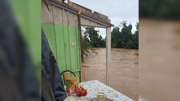 Casal de idosos foram retirados e levados para um local seguro.