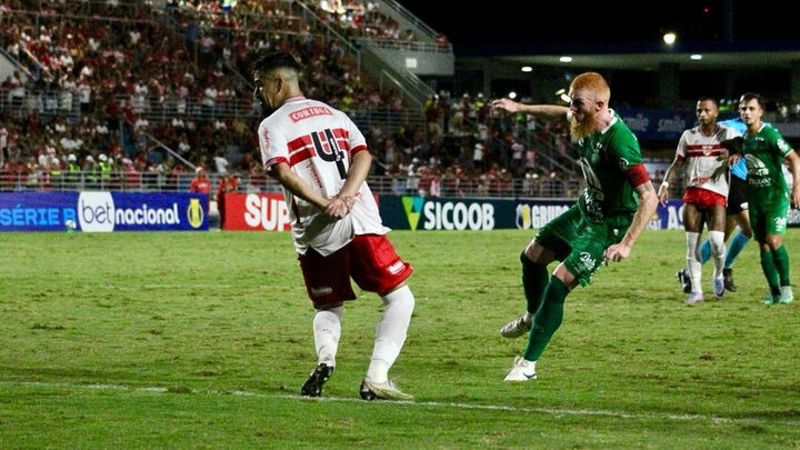 Chapecoense perde a primeira na Série B no dia do aniversário (1)
