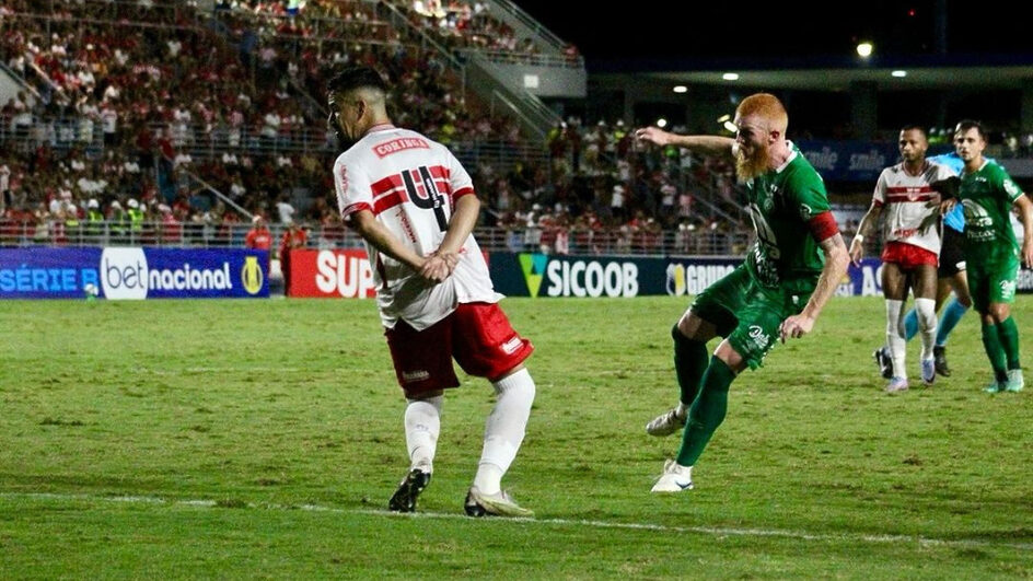 Chapecoense perde a primeira na Série B no dia do aniversário (1)