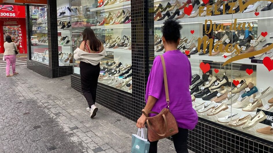 Comércio de Criciúma e Tubarão vão estender horário no dia das mães.