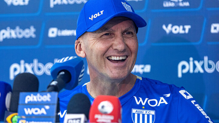 Gilmar Dal Pozzo foi apresentado como novo técnico do Avaí na tarde desta segunda-feira na Ressacada (Foto: Leandro Boeira, Avaí FC)