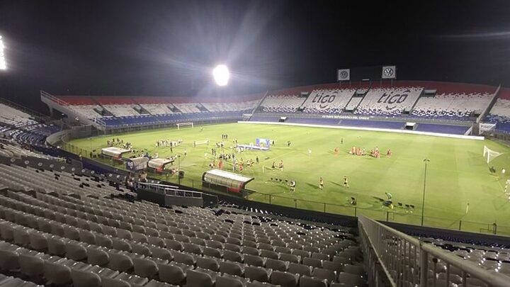 Estádio Defensores Del Chaco (Foto: Gabrielbernalv, Wikimedia Commons, Reprodução)