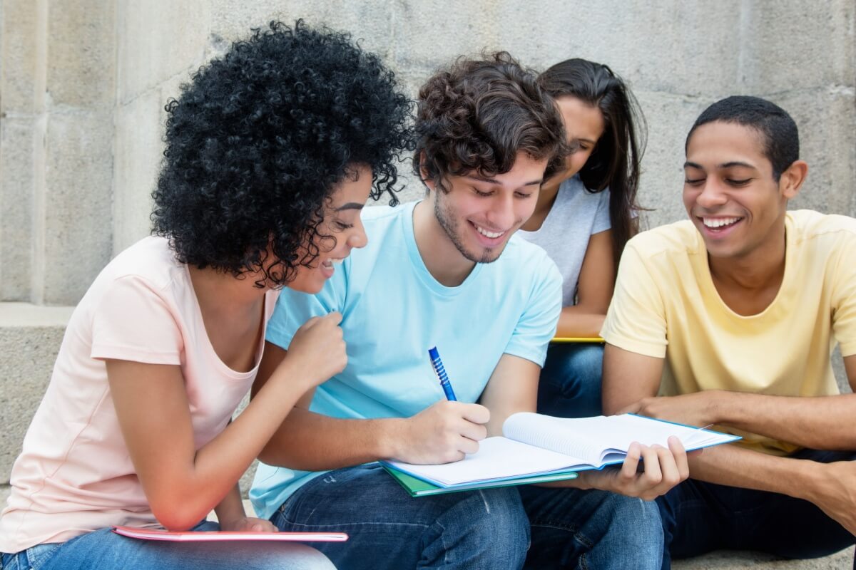 Estudar sobre a escravidão no Brasil é importante para os vestibulares (Imagem: Daniel M Ernst | Shutterstock)