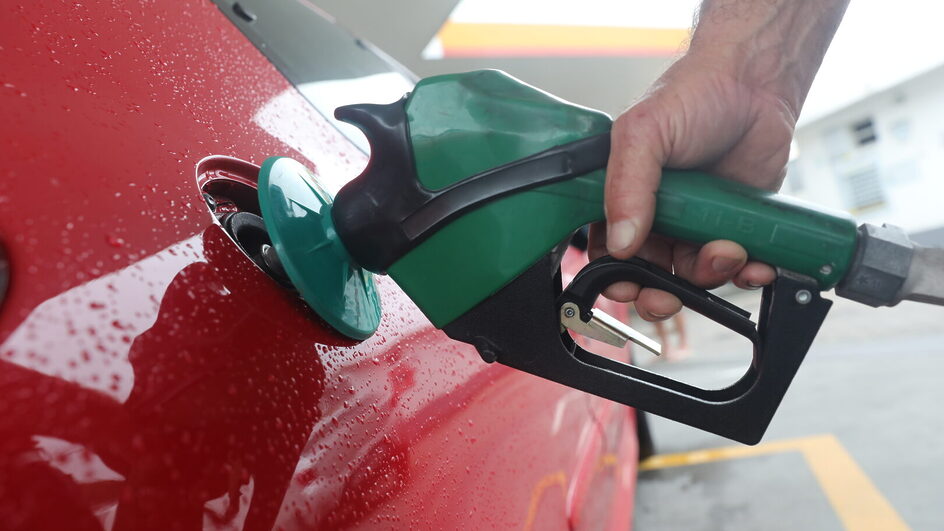 Preço da gasolina em Florianópolis sobe na primeira semana de maio e volta a passar de R$ 6