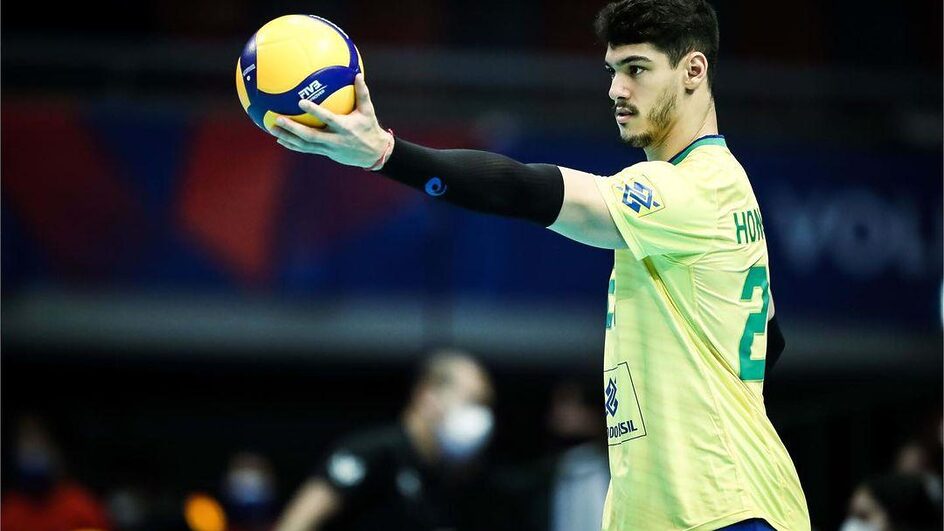Bernardinho improvisa ex-Joinville Vôlei na estreia do Brasil na Liga das Nações