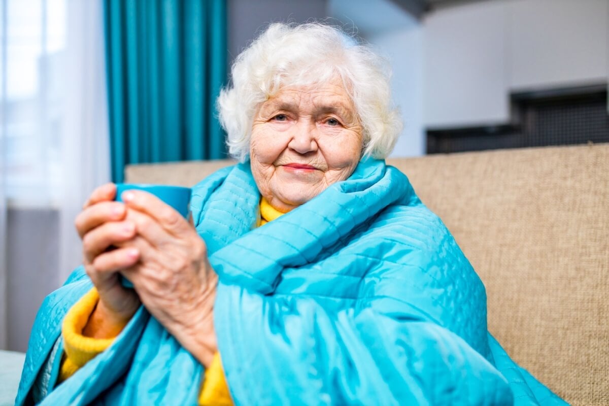 A influenza pode ser prevenida com algumas medidas (Imagem: yurakrasil | Shutterstock)