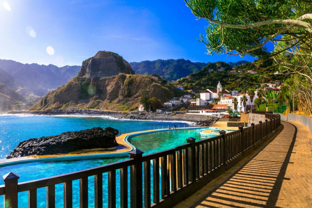 Portugal incentiva a residência de nômades digitais na Ilha da Madeira (Imagem: ESB Professional | Shutterstock)