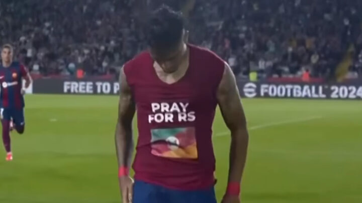 Raphinha Jogador gaúcho é multado por mensagem de apoio ao RS em jogo do Barcelona