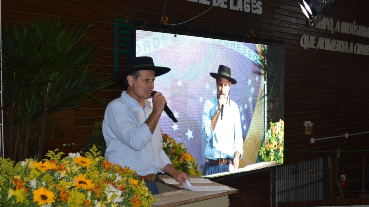 Leilões de gado na Serra Catarinense.