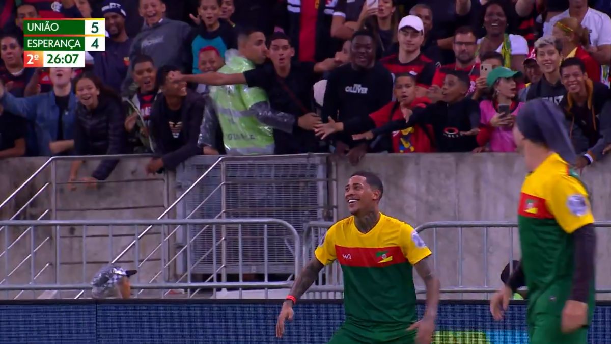 MC Poze do Rodo desconta para o Esperança (Foto: TV Globo, reprodução)