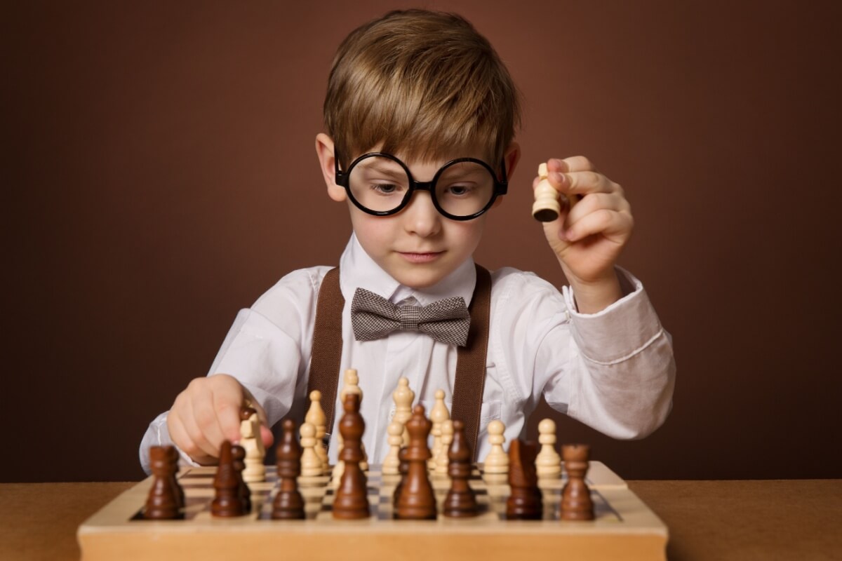 A superdotação revela um mundo de habilidades excepcionais e potencialidades únicas (Imagem: Inara Prusakova | Shutterstock)