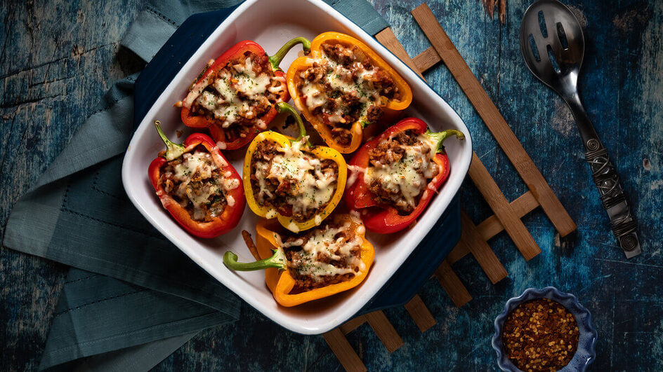 Pimentão recheado com carne moída (Imagem: Carey Jaman | Shutterstock)
