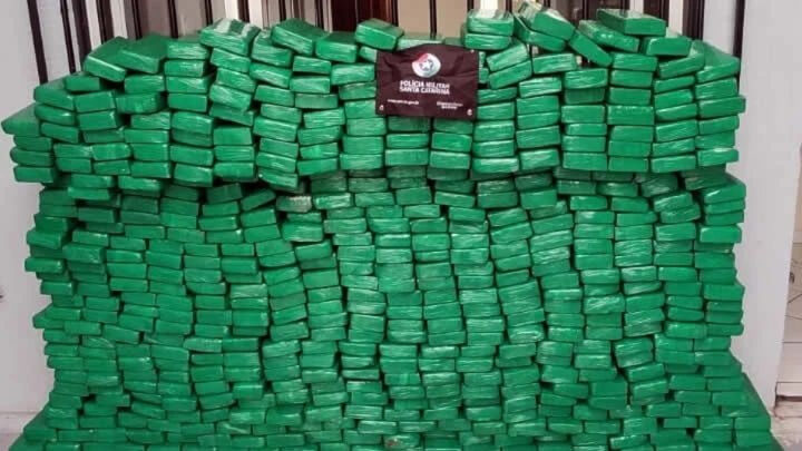 Polícia apreende mais de meia tonelada de maconha dentro de carro no Oeste de SC