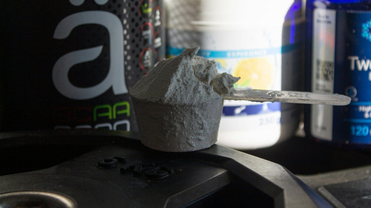 Relat&oacute;rio reprova 25 marcas de creatina por impureza; veja lista