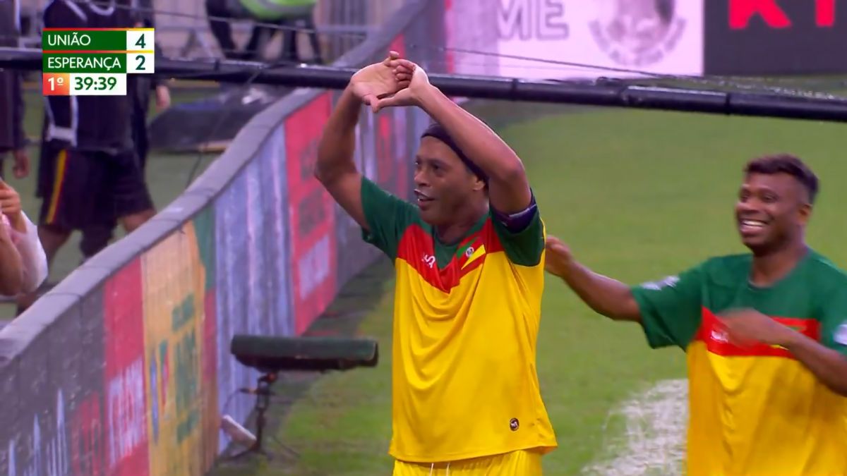 Ronaldinho marca o 4º para o União (Foto: TV Globo, reprodução)