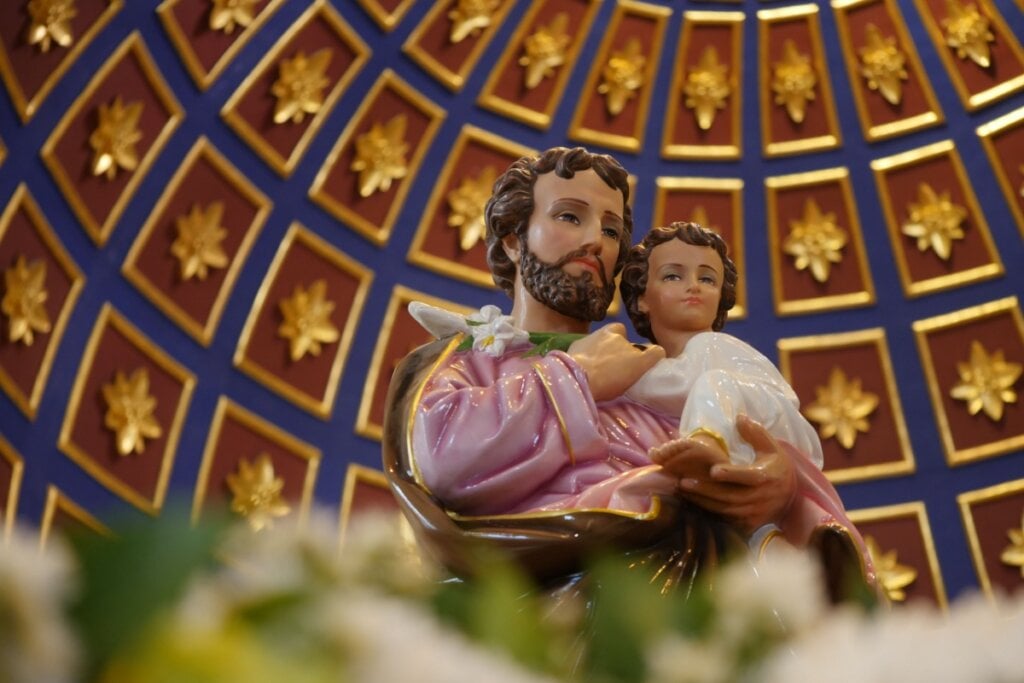 S&atilde;o Jos&eacute; &eacute; venerado por sua fidelidade a Deus e seu papel na cria&ccedil;&atilde;o e prote&ccedil;&atilde;o de Jesus (Imagem: Mminnano | Shutterstock)
