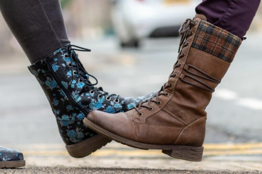 Utilizar sapatos fechados com frequ&ecirc;ncia pode atrair o fungo da micose (Imagem: Linda Bestwick | Shutterstock)