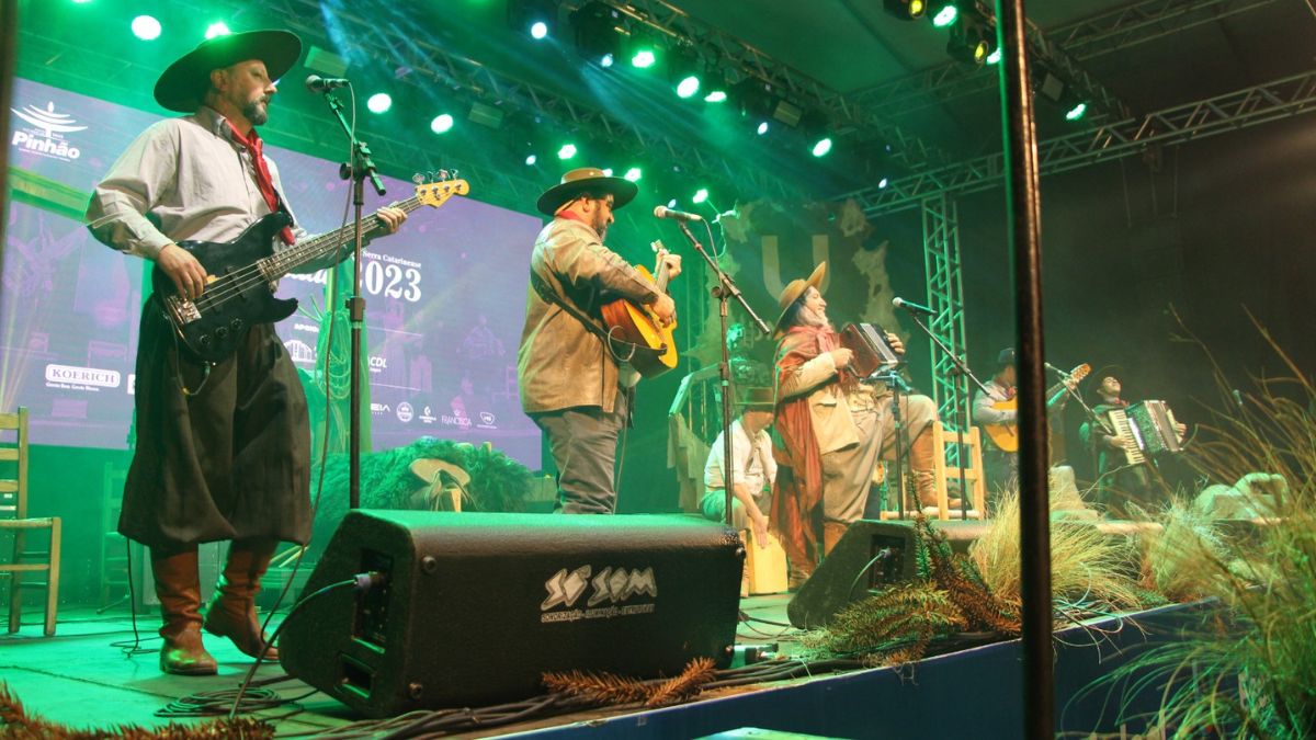 Evento musical acontece dentro do Festival Nacional do Pinhão.