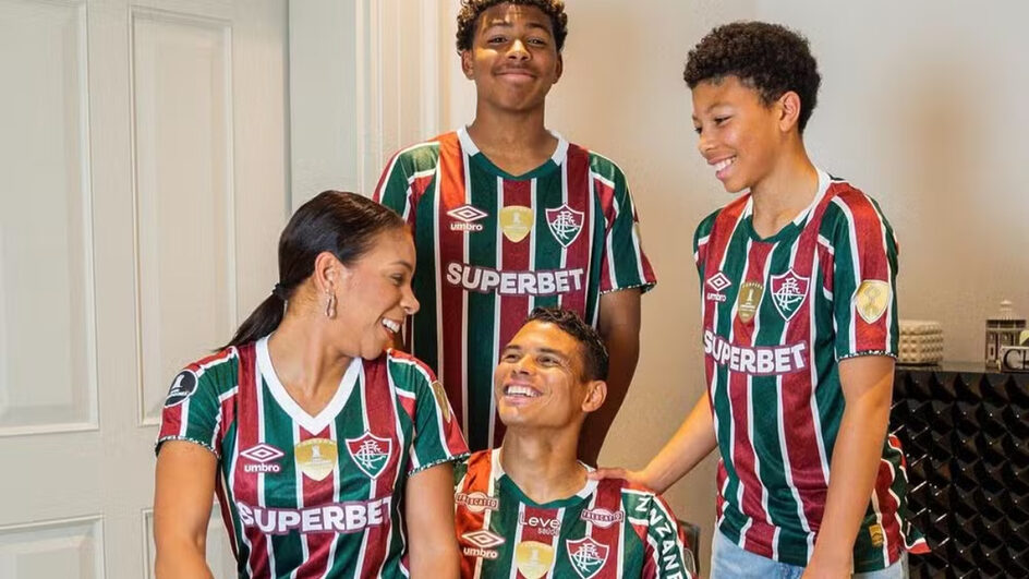 Sonho de aposentadoria, diz esposa de Thiago Silva sobre ida ao Fluminense