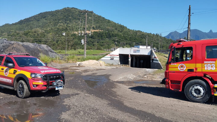 Trabalhador morre após desabamento de mina de carvão em SC