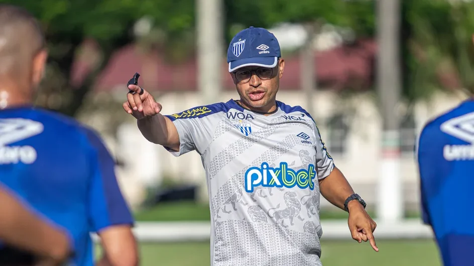 Alex, ex-técnico do Avaí