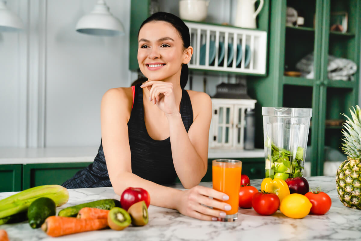 Uma alimentação adequada antes e depois do treino é fundamental tanto para emagrecer quanto para ganhar massa muscular (Imagem: Inside Creative House | Shutterstock)