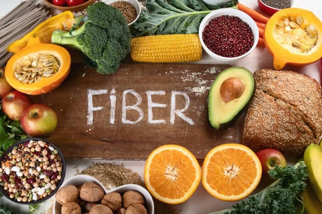 O ideal é que toda refeição seja rica em fibras (Imagem: Tatjana Baibakova | Shutterstock)