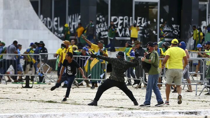 Investigados por atos de 8 de janeiro teriam deixado o país (Foto: Marcelo Camargo, Agência Brasil)