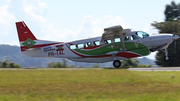 Avião do Samu transporta duas gestantes ao mesmo tempo pela primeira vez na história em SC