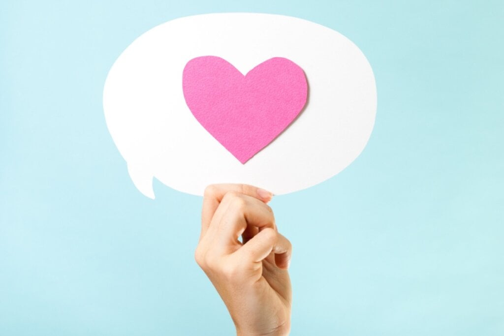 O amor é um conjunto de habilidades que precisam ser desenvolvidas diariamente (Imagem: Gonzalo Aragon | Shutterstock)