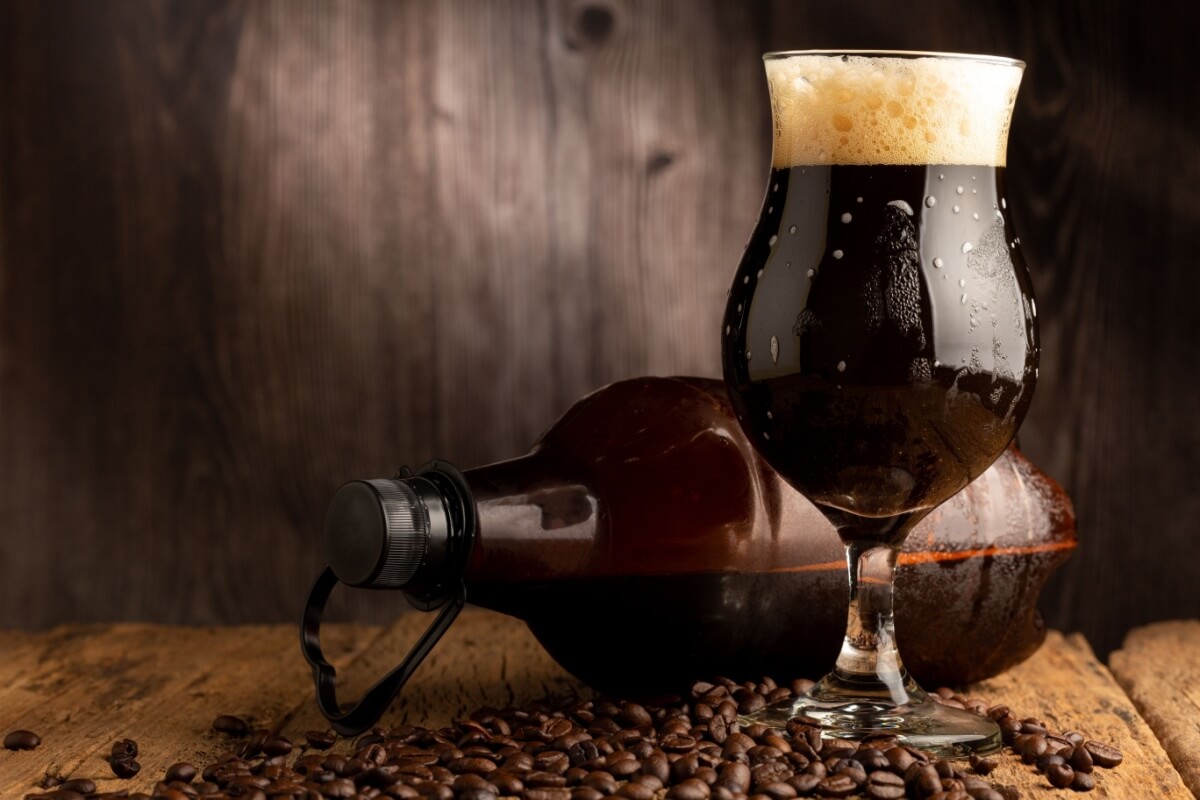 A mistura dessas duas bebidas queridas mundialmente surpreende o paladar (Imagem: WS-Studio | Shutterstock)