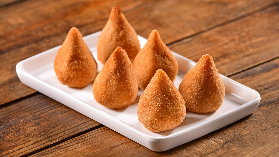 Coxinha de batata-doce (Imagem: MARCELOKRELLING | Shutterstock)
