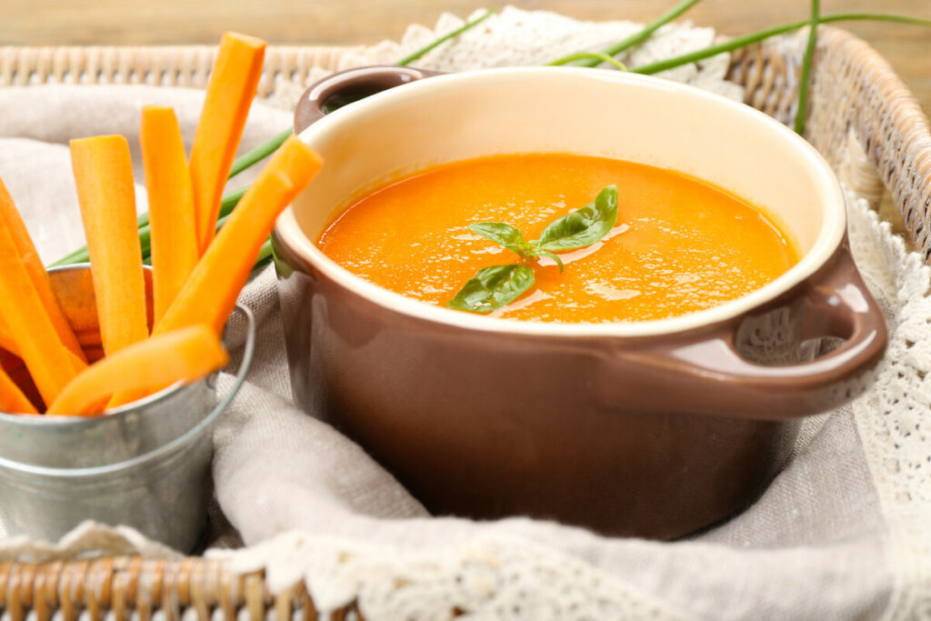 Creme de cenoura (Imagem: Africa Studio | Shutterstock)