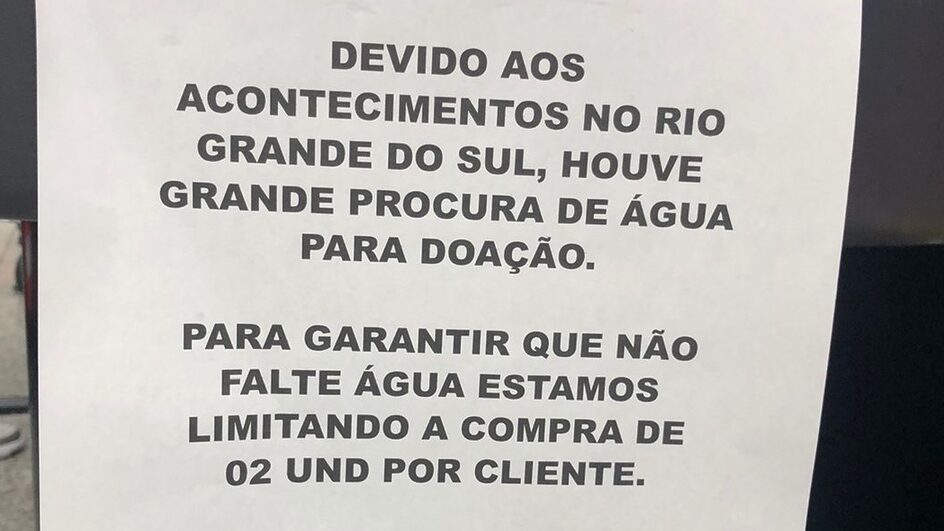 Supermercados limitam venda de água mineral