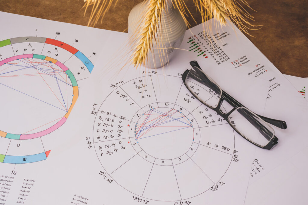 Plutão na Casa 4 do mapa astral trará mudanças na vida doméstica e familiar (Imagem: Mikhail Sheleh | Shutterstock)