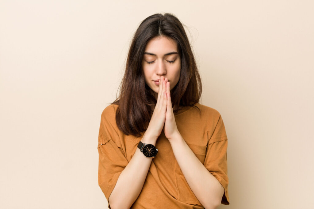 Renove sua f&eacute; com ora&ccedil;&otilde;es inspiradoras para Nossa Senhora de F&aacute;tima, ajudando a trazer as b&ecirc;n&ccedil;&atilde;os de Maria para sua vida (Imagem: Asier Romero | Shutterstock)