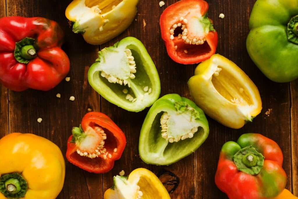 O pimentão é uma excelente hortaliça para melhorar a saúde (Imagem: AGfoto | Shutterstock)