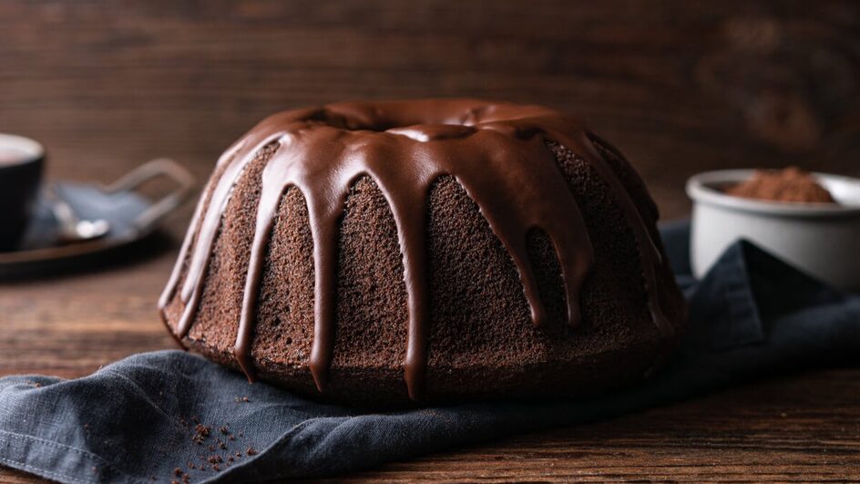 Bolo de chocolate com cobertura (Imagem: Marcus Z-pics | Shutterstock)