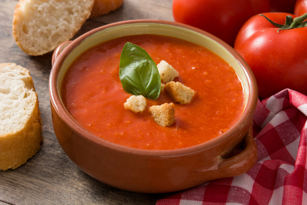 Sopa de tomate (Imagem: etorres | Shutterstock)